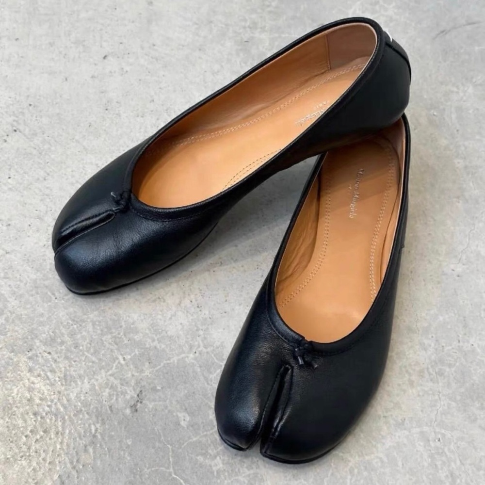 Maison Martin Margiela Black Split-Toe Ballet Flats with Tan Insole